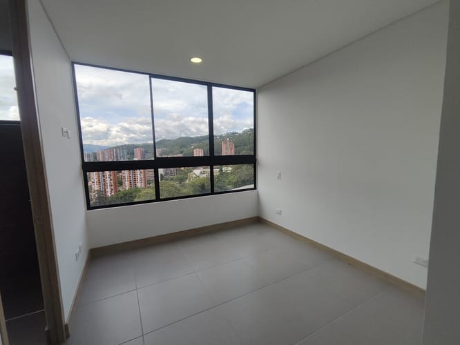 Apartamento de 3 alcobas en arriendo en El Poblado, Medellín, 127 m² · foto 16 de 20