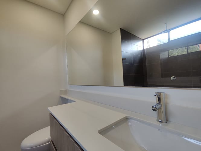 Apartamento de 3 alcobas en arriendo en El Poblado, Medellín, 127 m² · foto 17 de 20