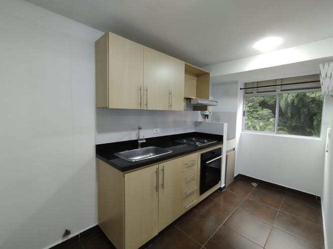 Apartamento de 3 alcobas en arriendo en Las Lomitas, Sabaneta, 64 m² · foto 2 de 20