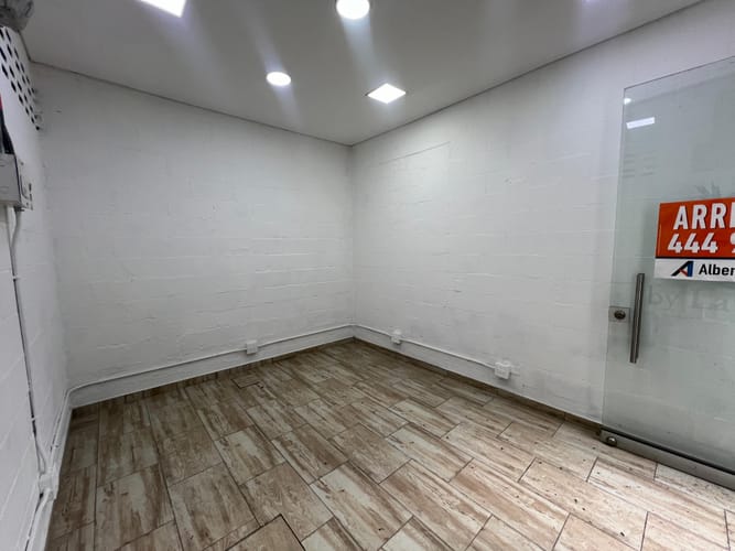 Local en arriendo en Belén, Medellín, 12 m² · foto 2 de 13