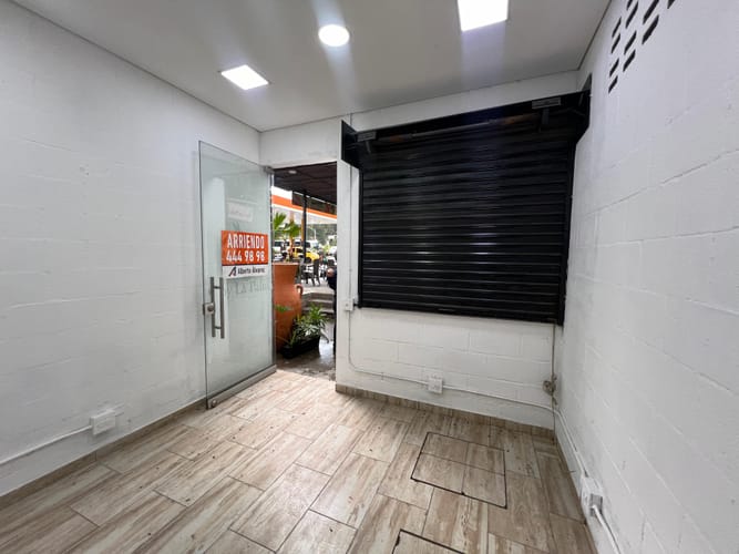 Local en arriendo en Belén, Medellín, 12 m² · foto 3 de 13
