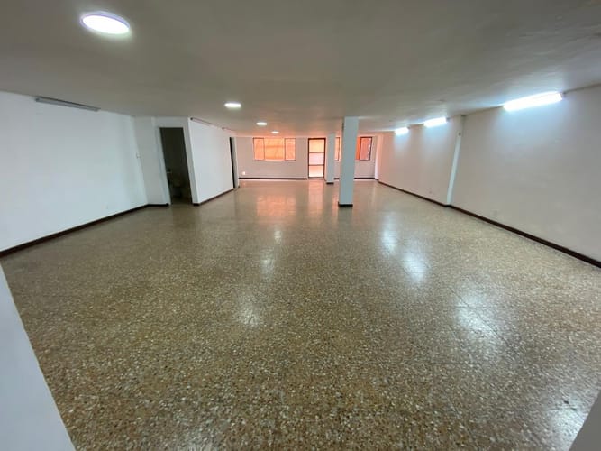 Local en arriendo en La Floresta, Medellín, 180 m² · foto 2 de 13