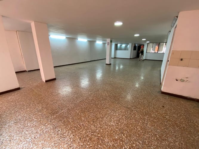 Local en arriendo en La Floresta, Medellín, 180 m² · foto 8 de 13