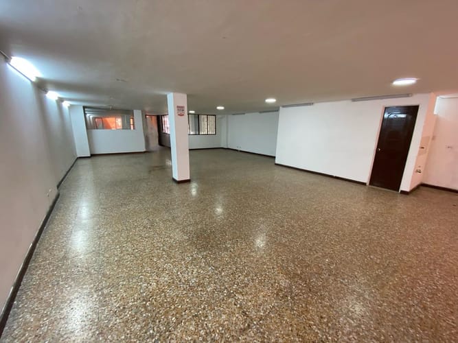 Local en arriendo en La Floresta, Medellín, 180 m² · foto 11 de 13