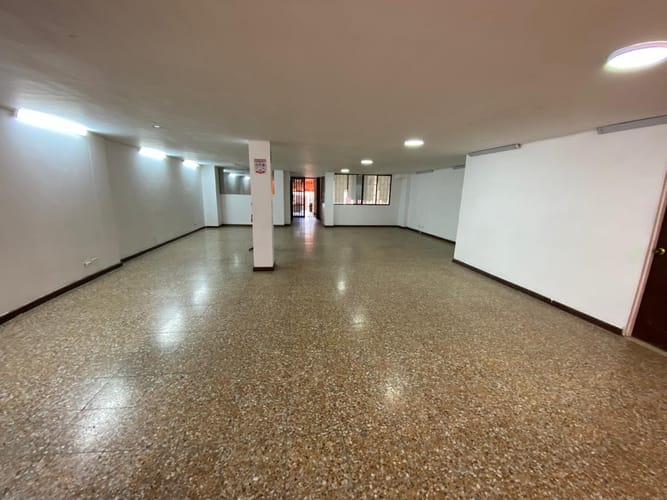 Local en arriendo en La Floresta, Medellín, 180 m² · foto 12 de 13