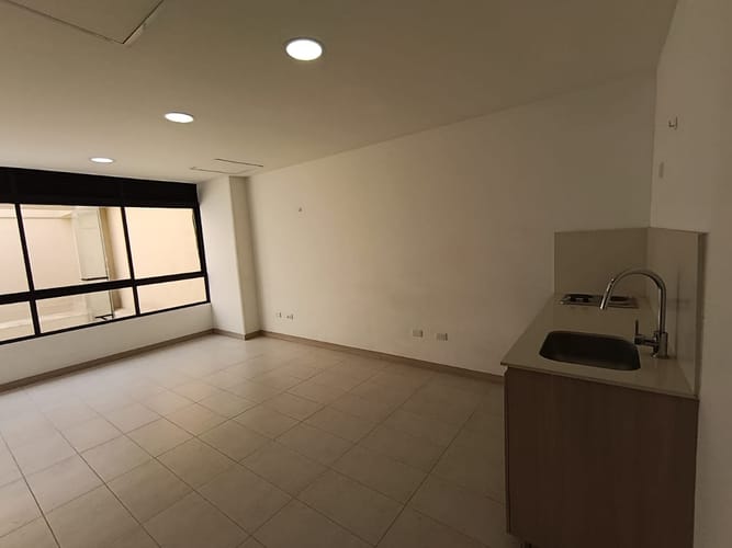 Oficina en arriendo en Estadio, Medellín, 25 m² · foto 2 de 12
