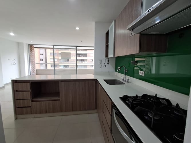 Apartamento de 3 alcobas en arriendo en Villa Carlota, Medellín, 106 m² · foto 2 de 20