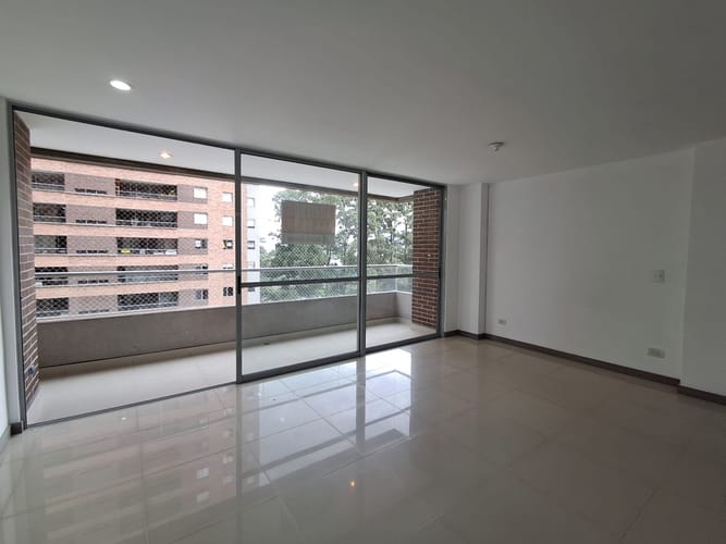 Apartamento de 3 alcobas en arriendo en Villa Carlota, Medellín, 106 m² · foto 5 de 20
