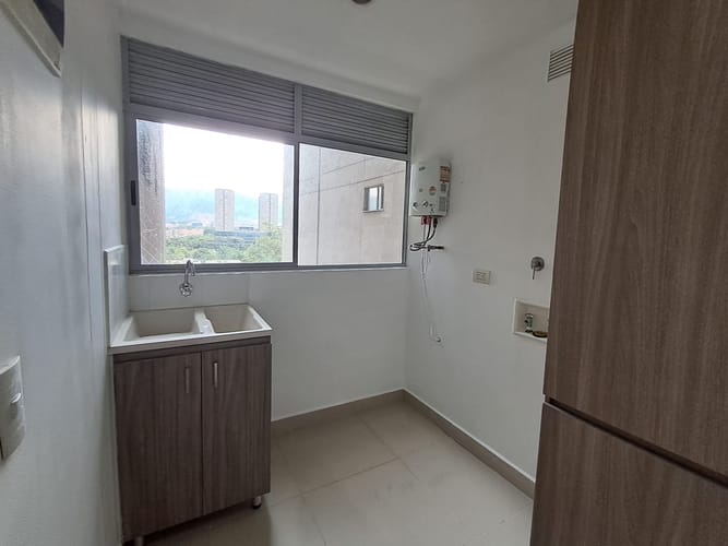 Apartamento de 3 alcobas en arriendo en Villa Carlota, Medellín, 106 m² · foto 16 de 20