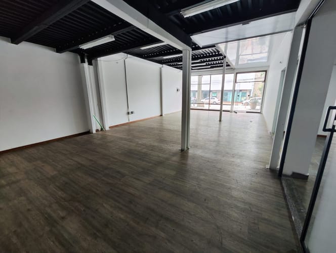 Local en arriendo en La Esmeralda, Itagüí, 238 m² · foto 3 de 13