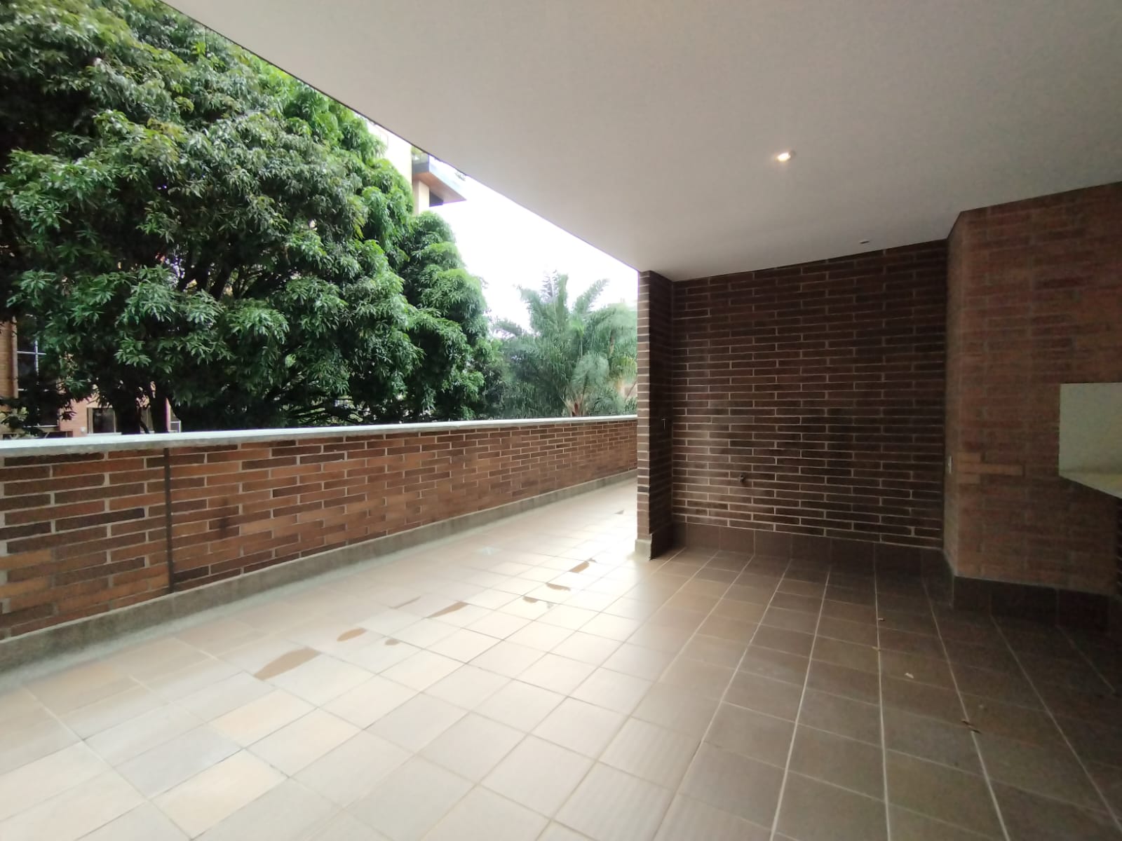 Apartamento en arriendo en Urbanización Las Cumbres, Medellín · foto 2 de 20