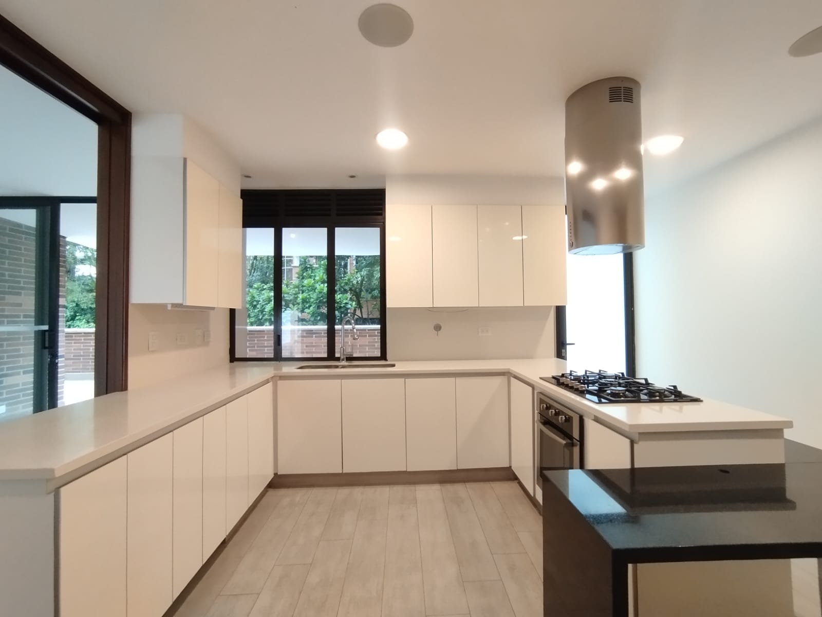Apartamento en arriendo en Urbanización Las Cumbres, Medellín · foto 4 de 20