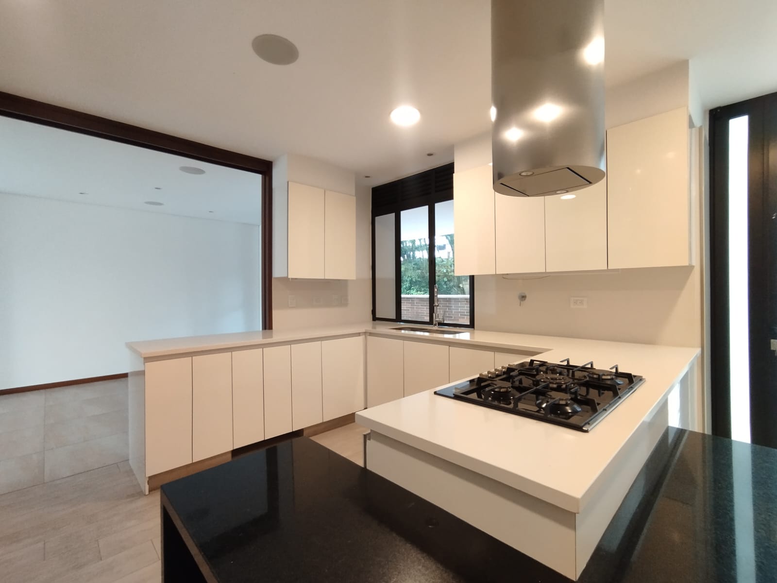 Apartamento en arriendo en Urbanización Las Cumbres, Medellín · foto 7 de 20