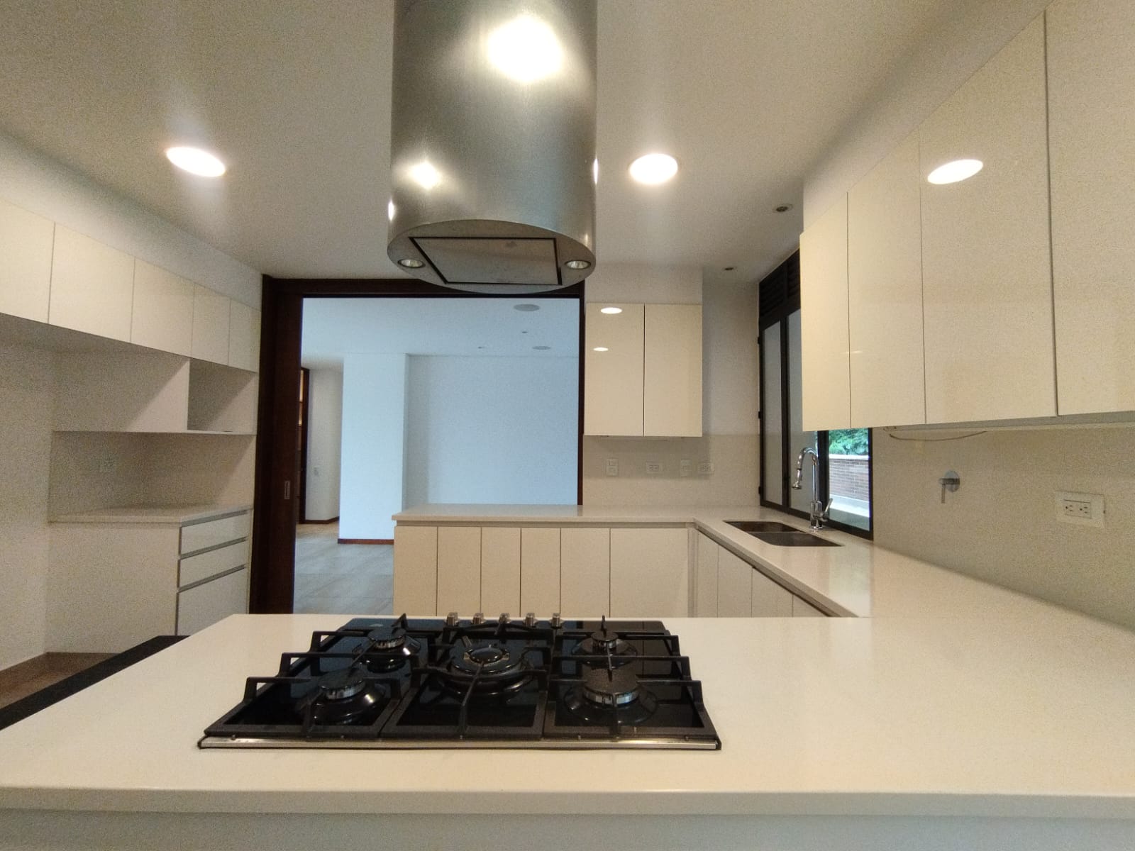 Apartamento en arriendo en Urbanización Las Cumbres, Medellín · foto 8 de 20