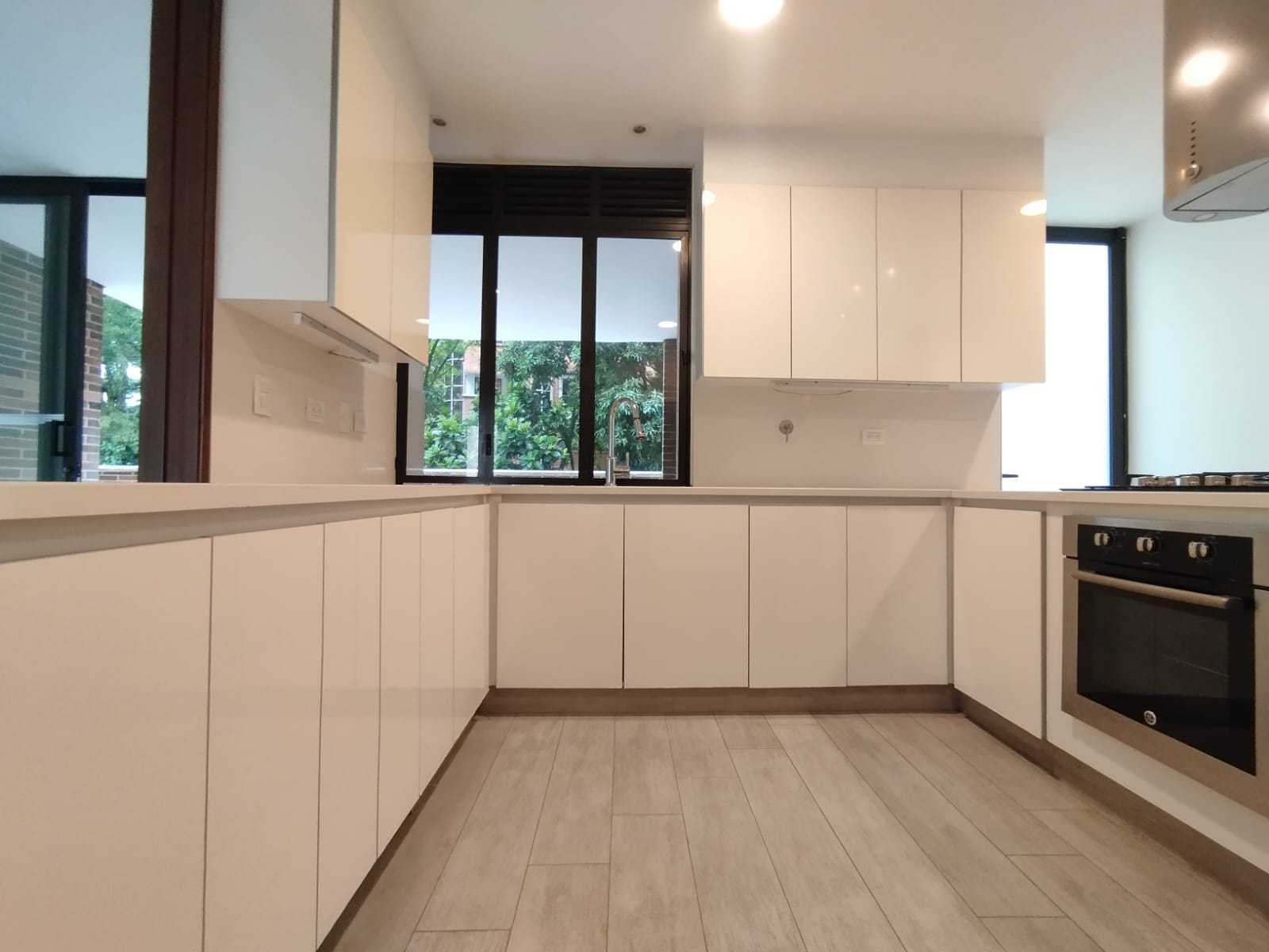 Apartamento en arriendo en Urbanización Las Cumbres, Medellín · foto 10 de 20