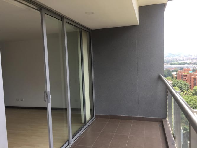 Apartamento de 2 alcobas en arriendo en El Poblado, Medellín, 92 m² · foto 7 de 11