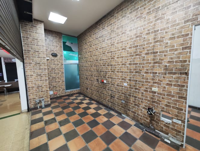 Local en arriendo en El Poblado, Medellín, 28 m² · foto 4 de 10