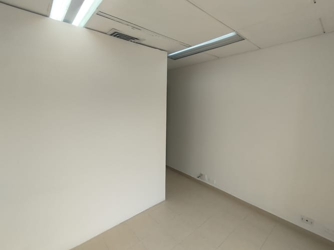 Oficina en arriendo en El Poblado, Medellín, 22 m² · foto 2 de 8