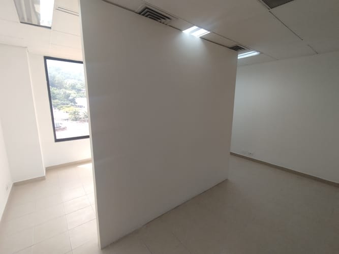 Oficina en arriendo en El Poblado, Medellín, 22 m² · foto 8 de 8