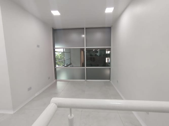Local en arriendo en Los Balsos, Medellín, 11 m² · foto 2 de 9