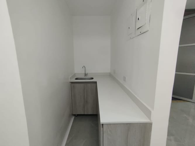 Local en arriendo en Los Balsos, Medellín, 11 m² · foto 8 de 9