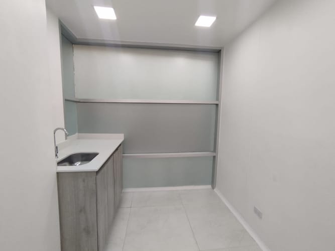 Local en arriendo en Los Balsos, Medellín, 11 m² · foto 9 de 9