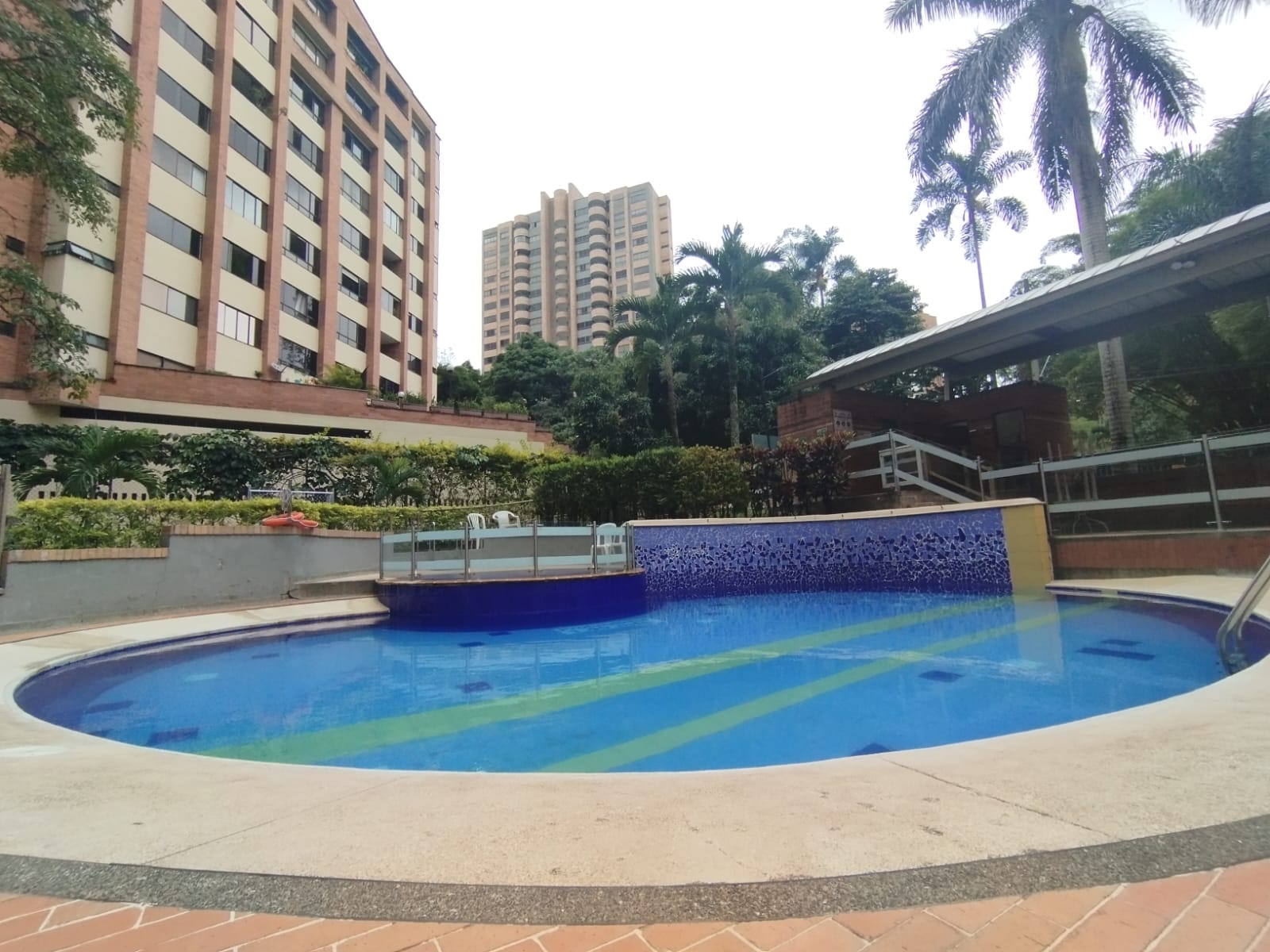 Apartamento en arriendo en El Poblado, Medellín · foto 2 de 20