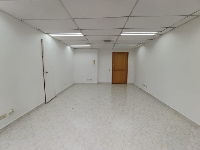 Oficina en arriendo en La Ceja, 32 m² · foto 2 de 11