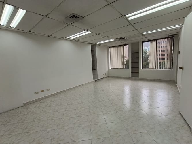 Oficina en arriendo en La Ceja, 32 m² · foto 7 de 11