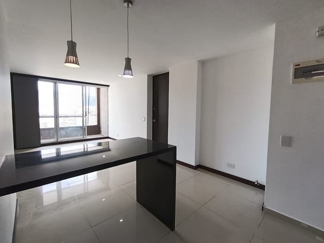 Apartamento de 2 alcobas en arriendo en El Poblado, Medellín, 79 m² · foto 4 de 18