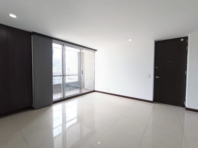Apartamento de 2 alcobas en arriendo en El Poblado, Medellín, 79 m² · foto 9 de 18