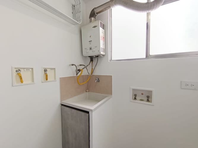 Apartamento de 2 alcobas en arriendo en El Poblado, Medellín, 79 m² · foto 11 de 18