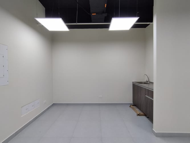 Oficina en arriendo en El Poblado, Medellín, 36 m² · foto 3 de 8