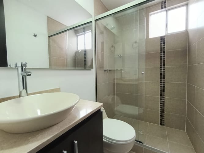 Apartamento de 2 alcobas en arriendo en El Poblado, Medellín, 79 m² · foto 15 de 18