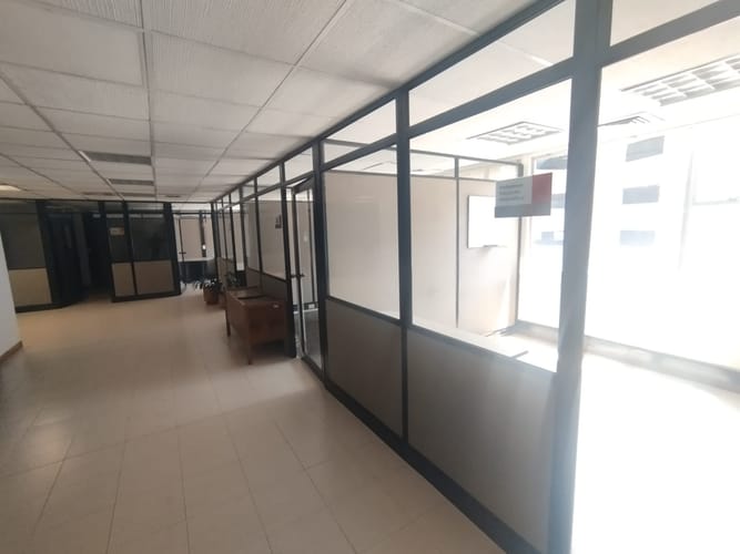 Oficina en arriendo en La Candelaria, Medellín, 411 m² · foto 7 de 18