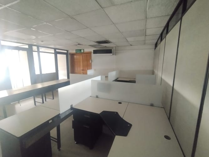 Oficina en arriendo en La Candelaria, Medellín, 411 m² · foto 9 de 18