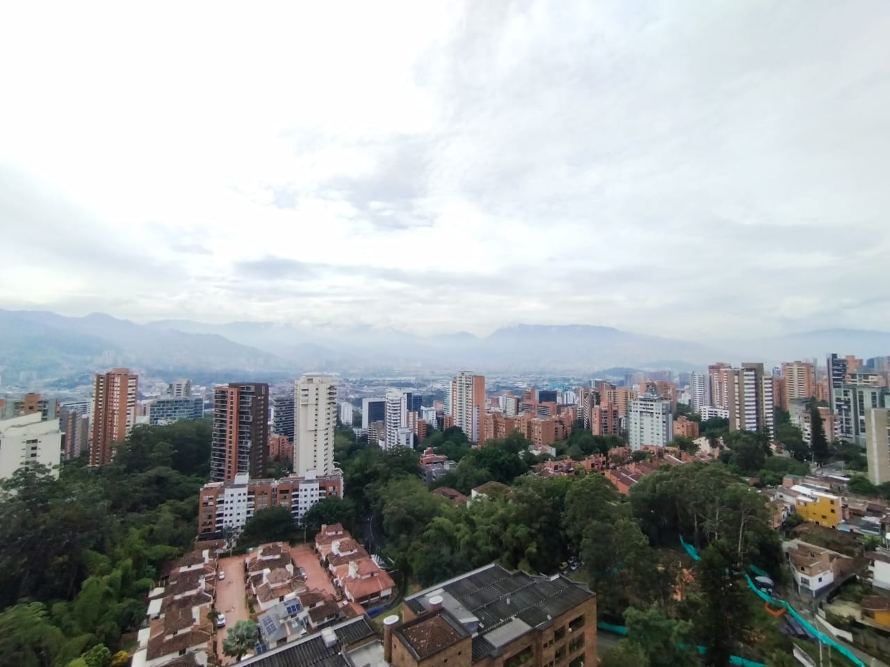 Apartamento en arriendo en El Poblado, Medellín · foto 3 de 20