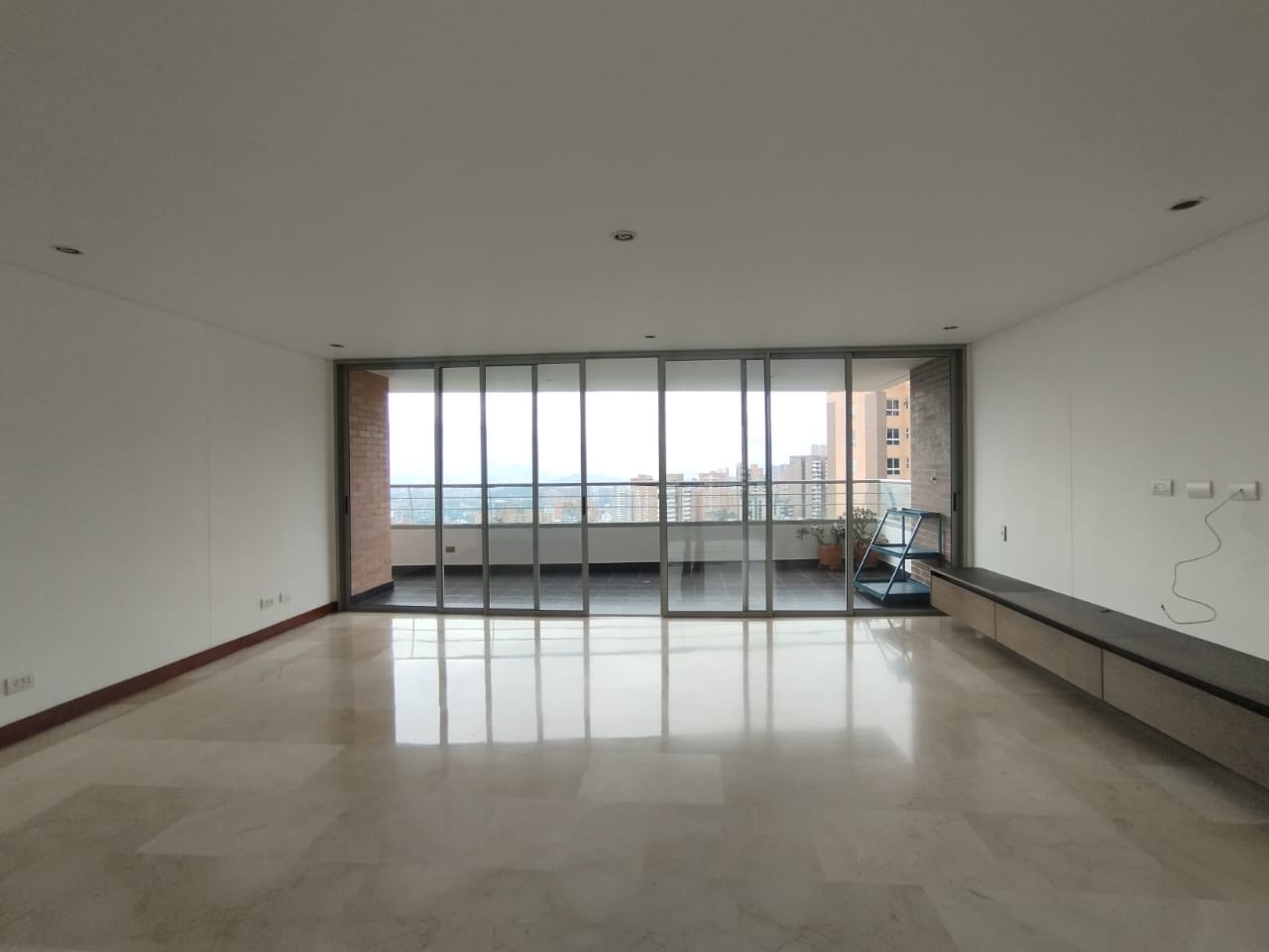 Apartamento en arriendo en El Poblado, Medellín · foto 4 de 20