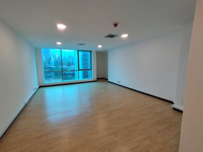 Oficina en arriendo en El Poblado, Medellín, 50 m² · foto 2 de 13
