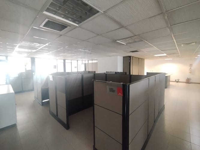 Oficina en arriendo en La Candelaria, Medellín, 411 m² · foto 12 de 18