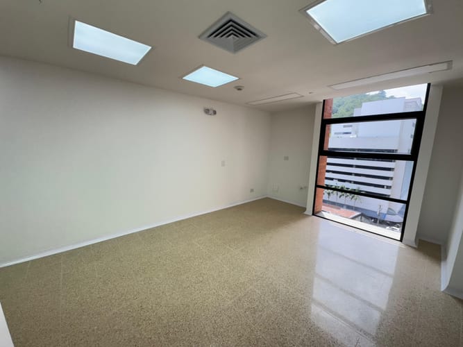 Consultorio en arriendo en El Poblado, Medellín, 34 m² · foto 3 de 8