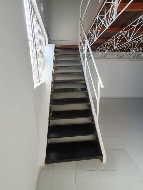 Bodega en arriendo en Cristo Rey, Medellín, 218 m² · foto 8 de 10