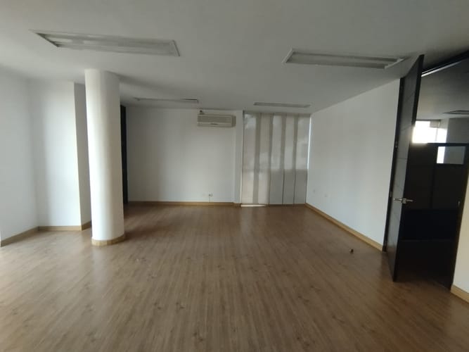 Oficina en arriendo en Los Balsos, Medellín, 73 m² · foto 5 de 13
