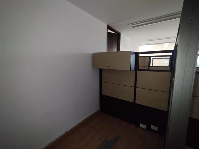 Oficina en arriendo en Los Balsos, Medellín, 73 m² · foto 9 de 13
