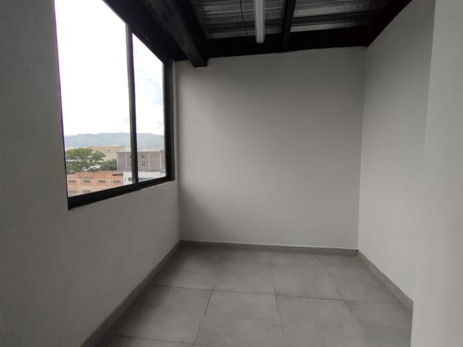 Bodega en arriendo en Laureles, Medellín, 120 m² · foto 4 de 10