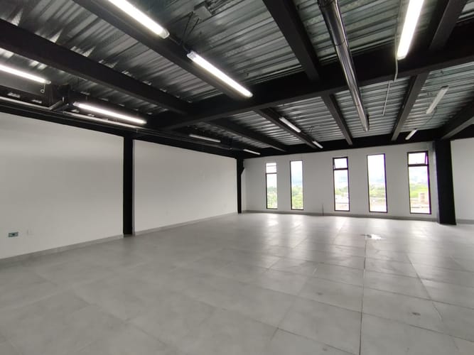 Bodega en arriendo en Laureles, Medellín, 120 m² · foto 5 de 10