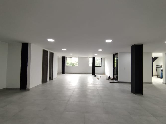 Bodega en arriendo en Laureles, Medellín, 120 m² · foto 9 de 10