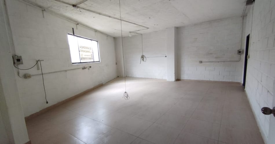 Bodega en arriendo en Laureles, Medellín, 450 m² · foto 2 de 13