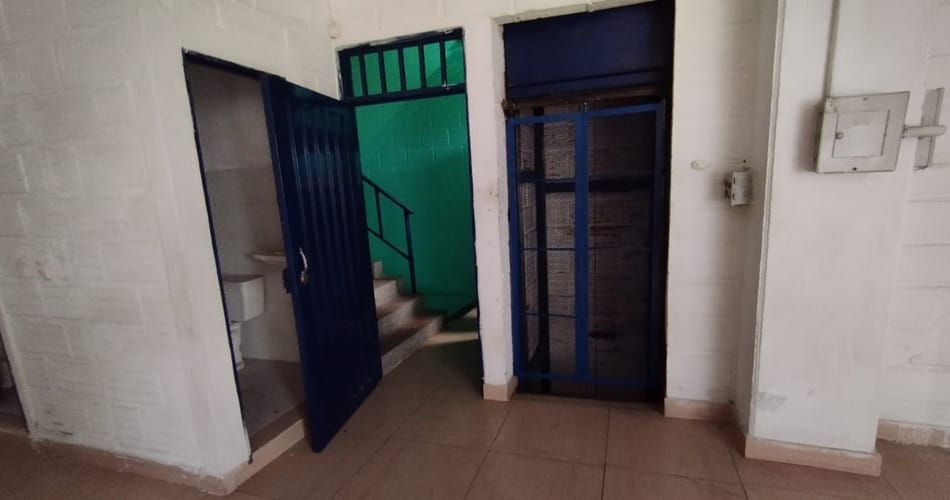 Bodega en arriendo en Laureles, Medellín, 450 m² · foto 3 de 13
