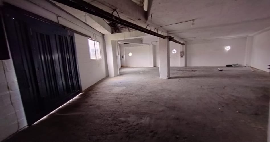 Bodega en arriendo en Laureles, Medellín, 450 m² · foto 5 de 13